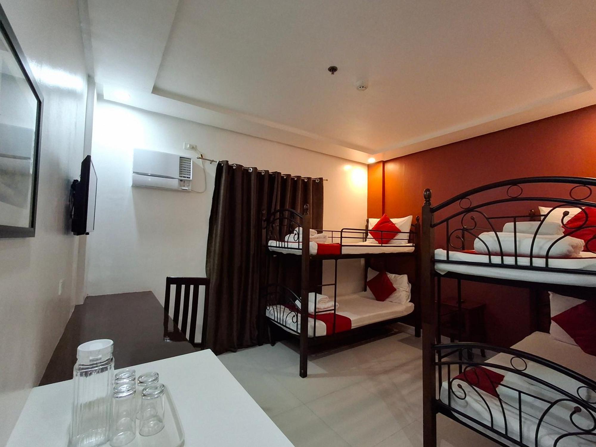 Royale Parc Hotel Puerto Princesa Palawan Екстер'єр фото