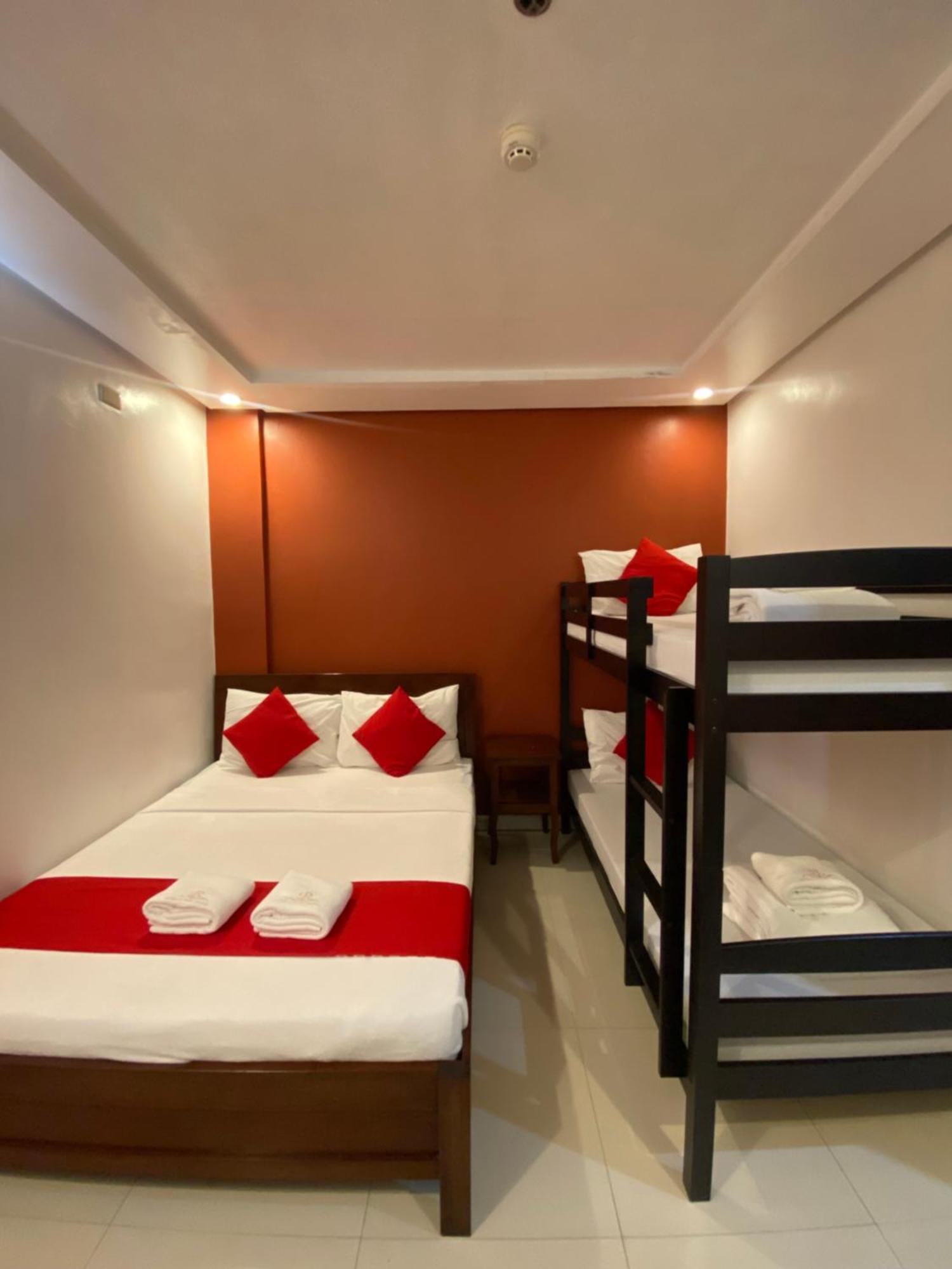 Royale Parc Hotel Puerto Princesa Palawan Екстер'єр фото